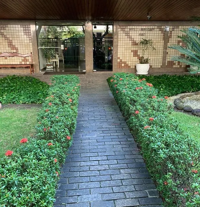 Apartamento à 500m da praia-1